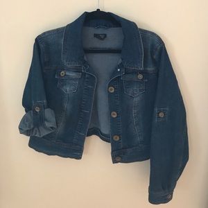 Cropped denim jacket